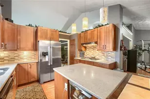 605 Sterling Oaks Dr, Lilburn, GA 30047 - Photo 10