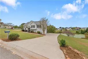 404 Bryce Ct, Carrollton, GA 30116 - Photo 2