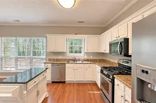 20 Bartlett Dr, Sharpsburg, GA 30277 - Photo 6