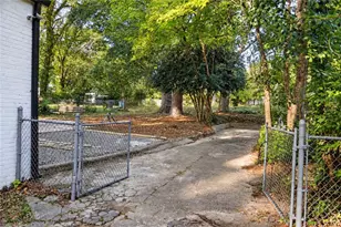 2499 Sylvan Rd, East Point, GA 30344 - Photo 2