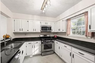 1500 Oakridge Ct, Decatur, GA 30033 - Photo 6