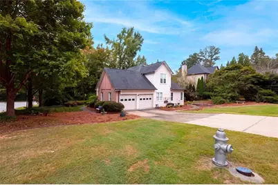 305 Deer Cliff Cove, Lawrenceville, GA 30043 - Photo 6