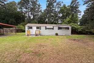 1396 Pine Dr, Atlanta, GA 30349 - Photo 1