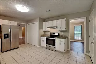 4364 S Landing Dr, Marietta, GA 30066 - Photo 6