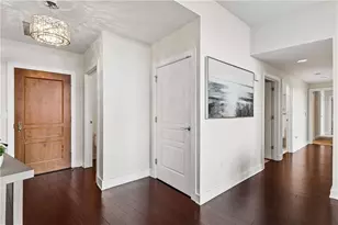 700 Park Regency Pl NE, Atlanta, GA 30326 - Photo 2