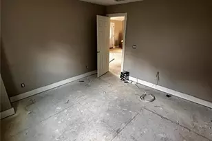 11 Meridian Dr, Newnan, GA 30263 - Photo 8