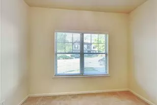 1324 Little Hampton Dr, Lawrenceville, GA 30045 - Photo 4