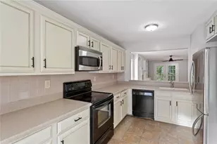 5182 Laurel Bridge Ct SE, Smyrna, GA 30082 - Photo 4