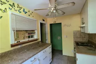 1057 Washington Ave, East Point, GA 30344 - Photo 6