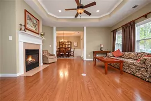 229 Villa Park Cir, Stone Mountain, GA 30087 - Photo 6