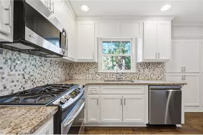 4946 Village Creek Drive, Dunwoody, GA 30338 - Photo 10
