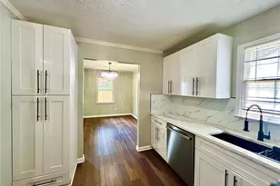 2034 Corners Cir, Lithonia, GA 30058 - Photo 14