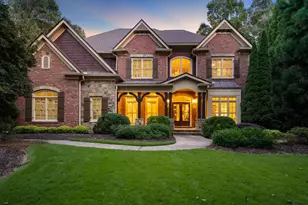225 Skyridge Dr, Atlanta, GA 30350 - Photo 2