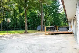 1850 Acuba Ln NE, Atlanta, GA 30345 - Photo 30