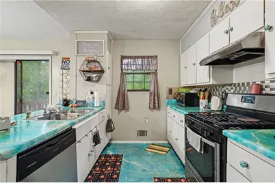 1955 Woodlot Trail, Lithonia, GA 30058 - Photo 10