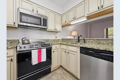 1800 Clairmont Lk #A116, Decatur, GA 30033 - Photo 2