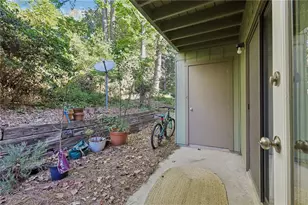 402 Dunbar Dr, Atlanta, GA 30338 - Photo 22