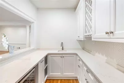 3685 Peachtree Road NE #10, Atlanta, GA 30319 - Photo 8
