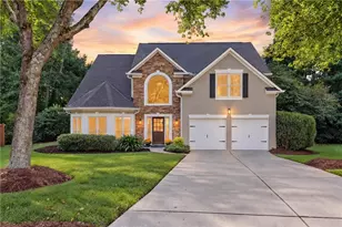 2635 Harbor Point Ct, Cumming, GA 30041 - Photo 2