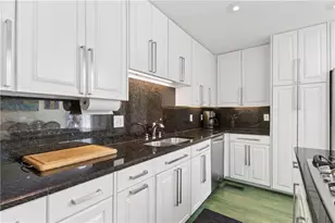4274 Wieuca Overlook NE, Atlanta, GA 30342 - Photo 12