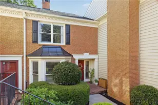 76 Mt Vernon Cir, Sandy Springs, GA 30338 - Photo 4