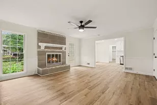 2016 Crescent Dr, Snellville, GA 30078 - Photo 6