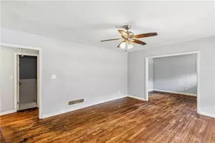 5720 Crabapple Dr, Mableton, GA 30126 - Photo 6