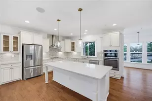 844 Stonehill Ln, Atlanta, GA 30324 - Photo 10