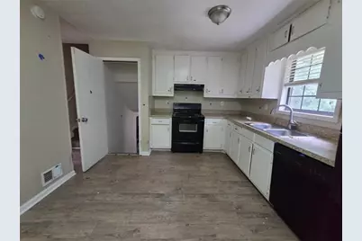 1617 Eric Circle, Lawrenceville, GA 30043 - Photo 6