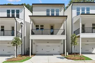 646 Memphis Dr, Scottdale, GA 30079 - Photo 2