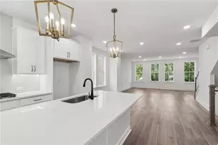 646 Memphis Dr, Scottdale, GA 30079 - Photo 6