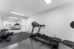 892 Castle Falls Dr NE, Atlanta, GA 30329 - Photo 38