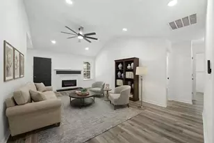 648 Fieldcrest Dr, McDonough, GA 30253 - Photo 2