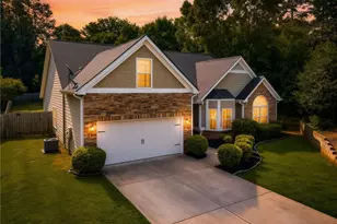 6204 Cove Creek Dr, Flowery Branch, GA 30542 - Photo 2