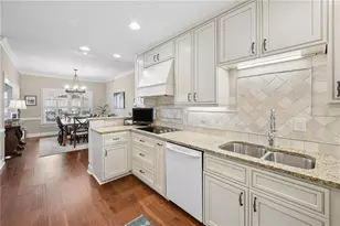 211 Colonial Homes Dr NW, Atlanta, GA 30309 - Photo 12