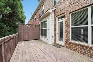 1005 Manchester Way, Roswell, GA 30075 - Photo 18
