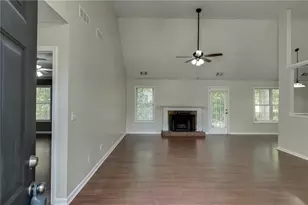 5387 Fawn Ivey Ln, Buford, GA 30519 - Photo 4