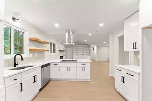 758 Springlake Rd, Lawrenceville, GA 30045 - Photo 16