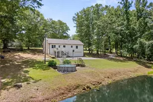 177 Norton Cir, Carrollton, GA 30117 - Photo 4