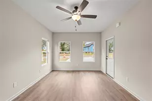 654 King St, Carrollton, GA 30117 - Photo 8