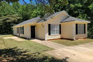200 Pine Ridge Dr, Carrollton, GA 30117 - Photo 2