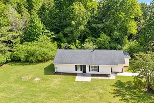 200 Pine Ridge Dr, Carrollton, GA 30117 - Photo 4