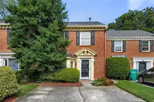 410 Forestgate Ct, Atlanta, GA 30350 - Photo 2