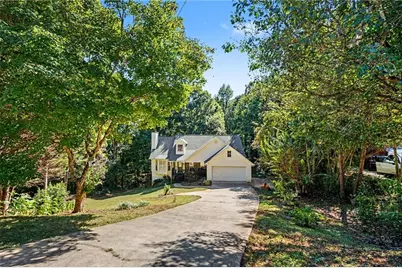 6338 Clearbrook Drive, Flowery Branch, GA 30542 - Photo 2