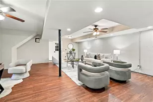 8555 Colony Club Dr, Alpharetta, GA 30022 - Photo 32