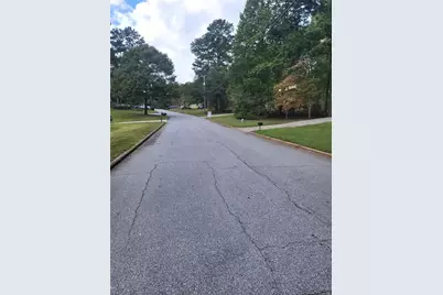 5104 Carole Place SW, Stone Mountain, GA 30087 - Photo 14