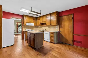 225 Tallow Box Dr, Roswell, GA 30076 - Photo 18