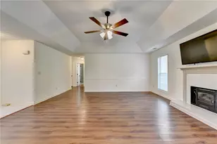 1230 Brook Meadow Ct, Lawrenceville, GA 30045 - Photo 10