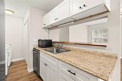 1330 Surrey Lane SW, Marietta, GA 30008 - Photo 6