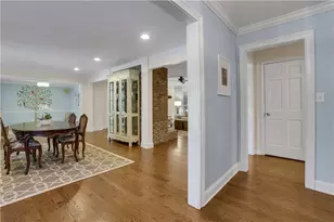 400 Hunters Glen Ct, Atlanta, GA 30328 - Photo 12